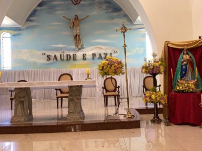 Altar do Santuário Saude e Paz com a imagem de Nossa Senhora da Abadia